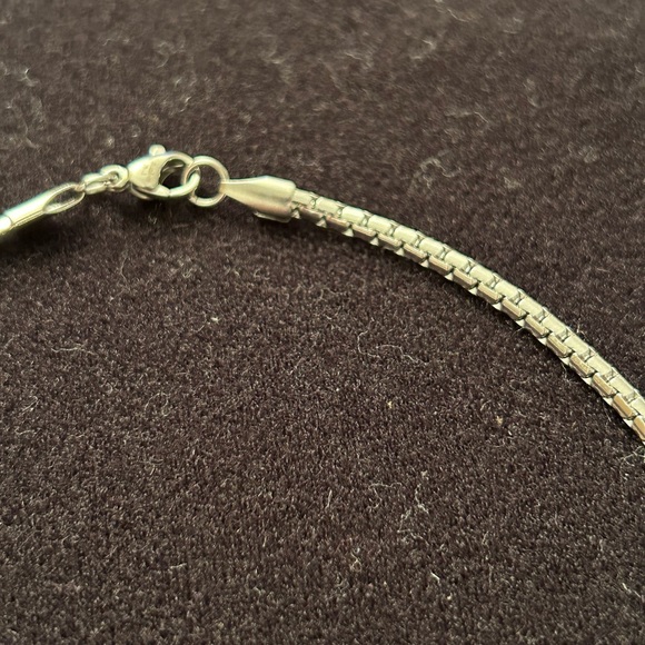 Brand New, Anchor Design Necklace - Picture 6 of 9